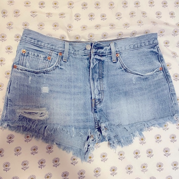 Levi’s 501 denim shorts - Waveline - Picture 1 of 2